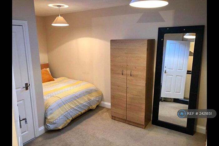 Studio To Rent In Spa Road, London, SE16