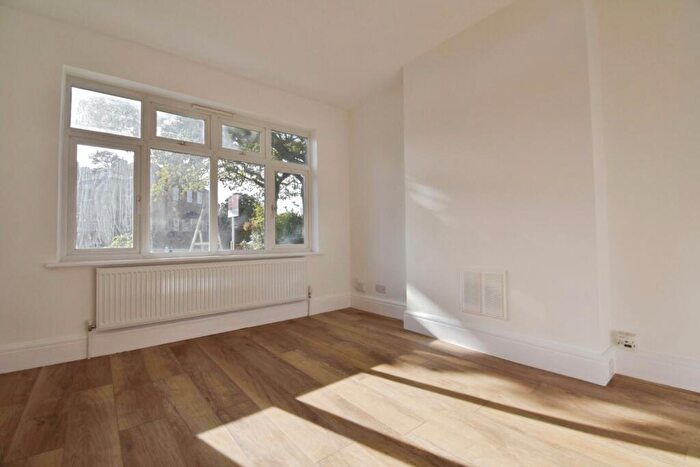 2 Bedroom Maisonette To Rent In Burwood Avenue Bromley, BR2