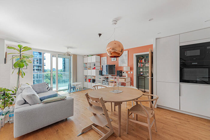 3 Bedroom Apartment For Sale In Roseberry Place, London, E8