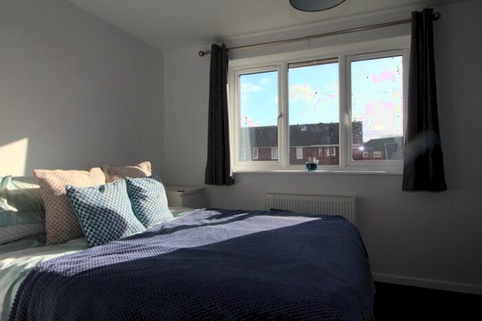 2 Bedroom House To Rent In Comet Way, Christchurch, BH23