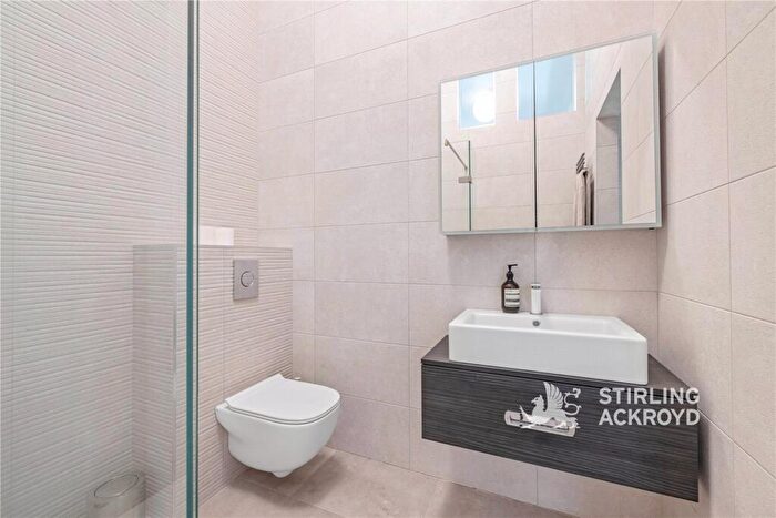 1 Bedroom Apartment To Rent In Bethnal Green Road, Bethnal Green, London, E2