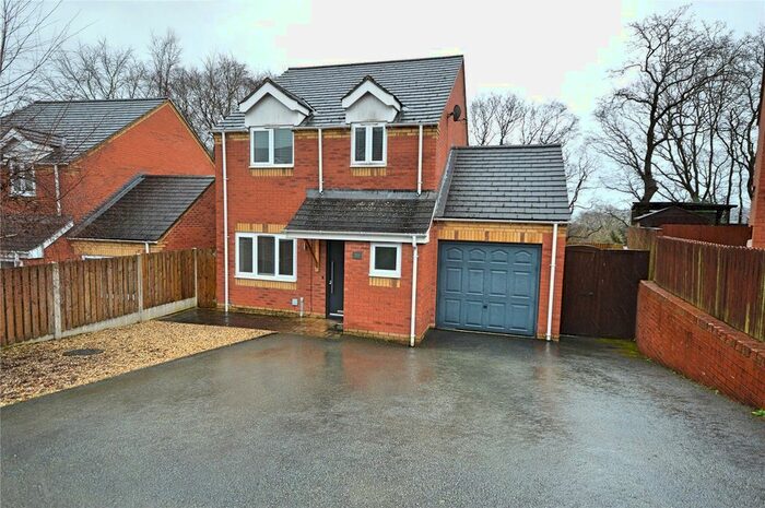 3 Bedroom Detached House For Sale In Oaklands Park, Newtown, Powys, SY16