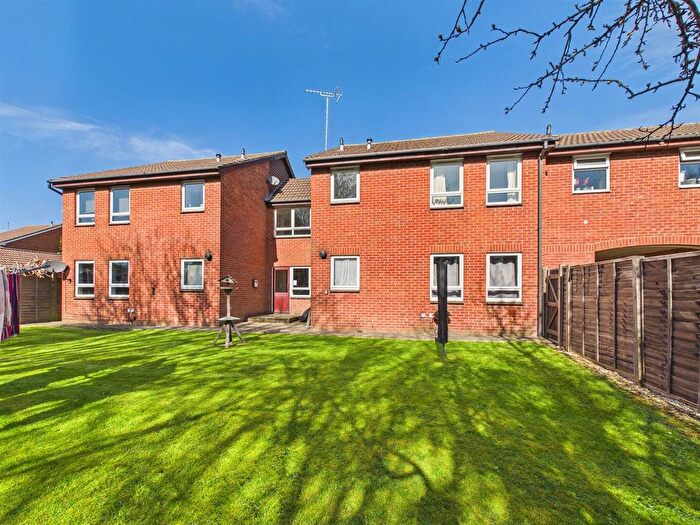 Studio For Sale In Meadow Close, The Coppice, Aylesbury, HP20