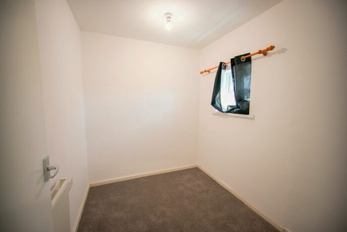 2 Bedroom Bungalow To Rent In Wareham Close, Hull, HU7