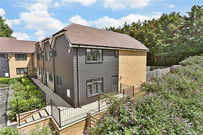 3 Bedroom End Of Terrace House For Sale In Otterham Quay Lane, Rainham, Gillingham, Kent, ME8