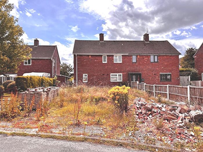 3 Bedroom Semi-detached House For Sale In Wythburn Road, Chesterfield, S41
