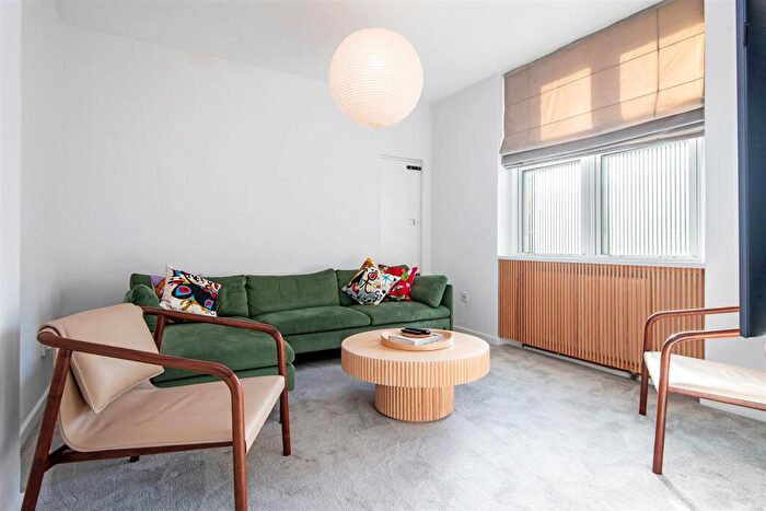 1 Bedroom Flat To Rent In Kentish Town Road, London, NW1