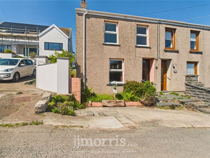 3 Bedroom Semi-Detached House For Sale In Leonardston Road, Llanstadwell, Milford Haven, SA73