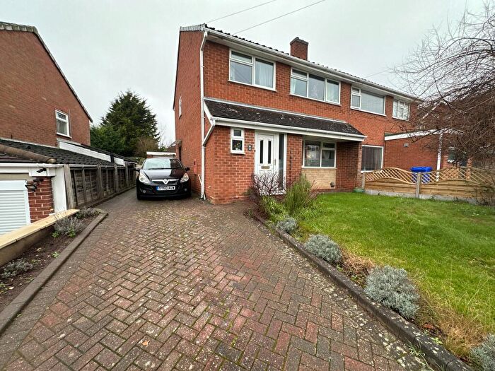 3 Bedroom Semi-Detached House For Sale In Sandringham Avenue, Stapenhill, Burton-on-Trent, DE15