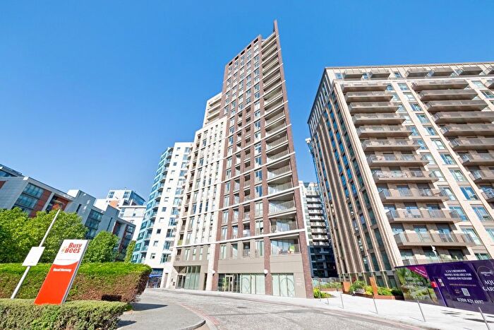 2 Bedroom Flat To Rent In Western Gateway, London, E16