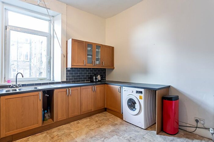2 Bedroom Flat For Sale In Fairlie Park Drive, Glasgow, G11