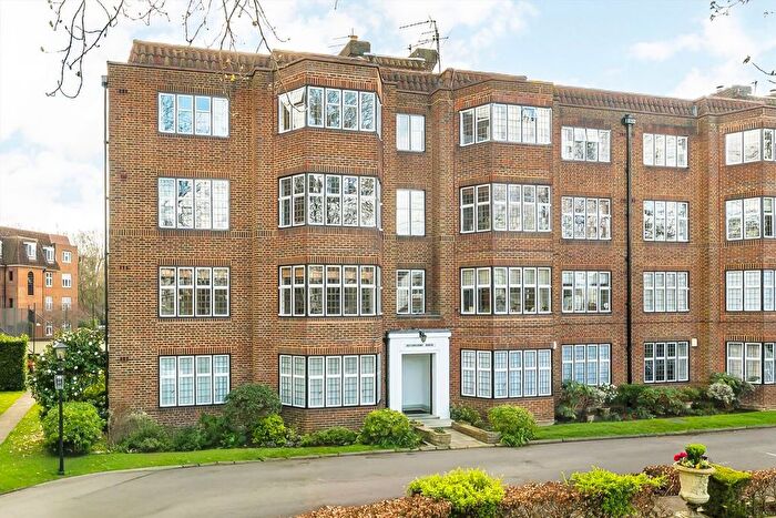 3 Bedroom Flat For Sale In Portsmouth Road, Putney, SW15