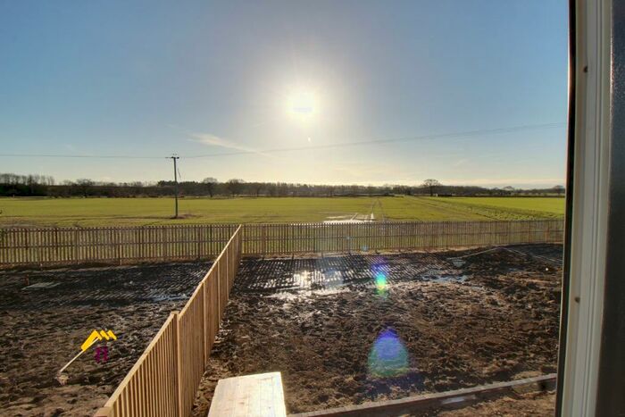 2 Bedroom Bungalow To Rent In Mill Lane, Rawcliffe, DN14