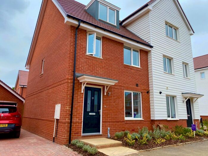 3 Bedroom Semi-Detached House To Rent In Baldock Road, Canterbury, CT1