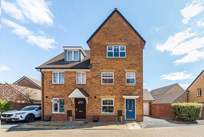 4 Bedroom Semi-Detached House For Sale In Bramble Lane, Harwell, OX11