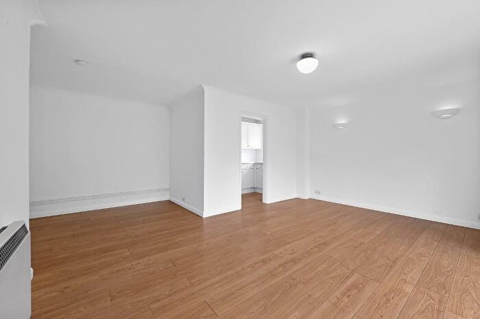 1 Bedroom Flat For Sale In Worple Road, Wimbledon, SW20