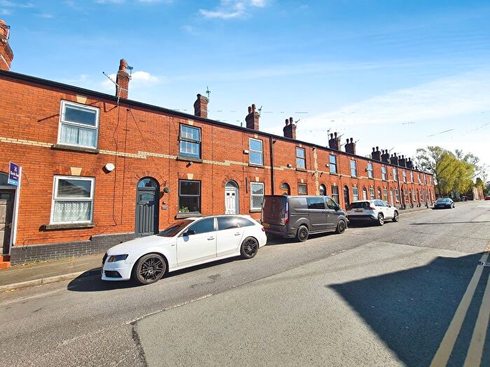 2 Bedroom Terraced House To Rent In Lumn Road, Hyde, Greater Manchester, SK14