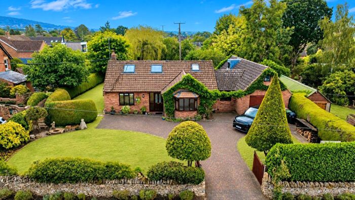 5 Bedroom Detached House For Sale In Hammock Road, Eckington, Worcestershire, WR10