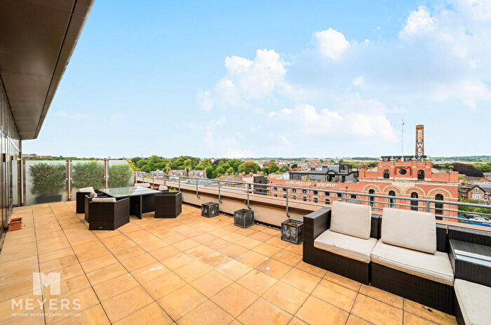 2 Bedroom Flat For Sale In Screen House, Dorchester, DT1