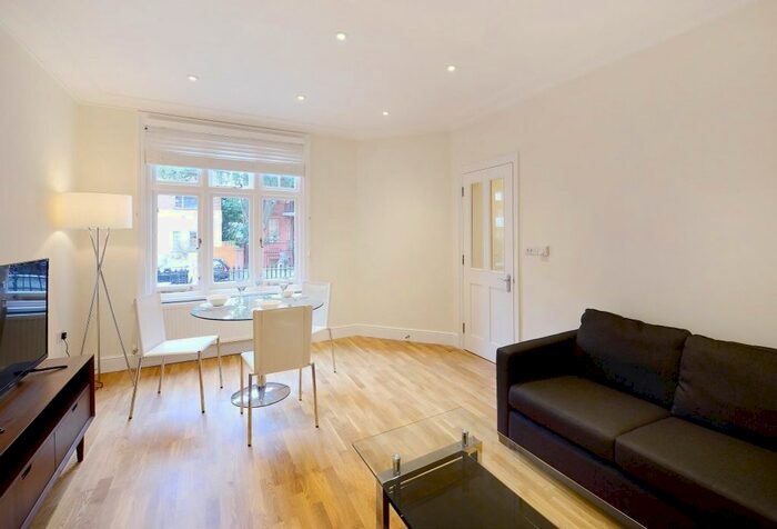 1 Bedroom Flat To Rent In Hamlet Gardens, London, W6