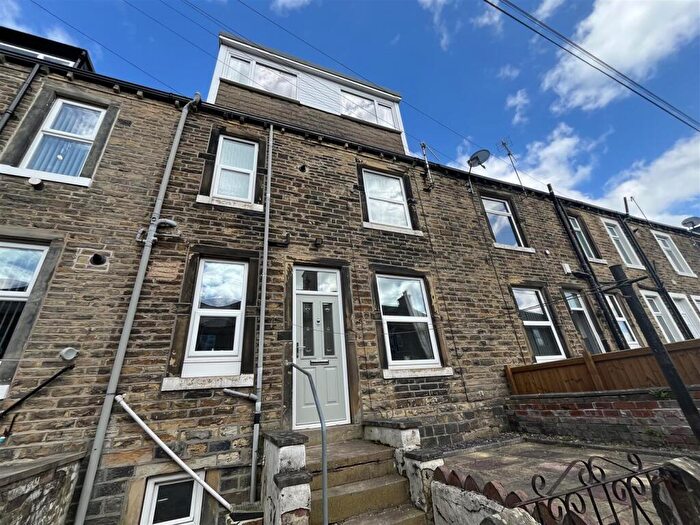 3 Bedroom Terraced House For Sale In Pyrah Street, Wyke, Bradford, BD12
