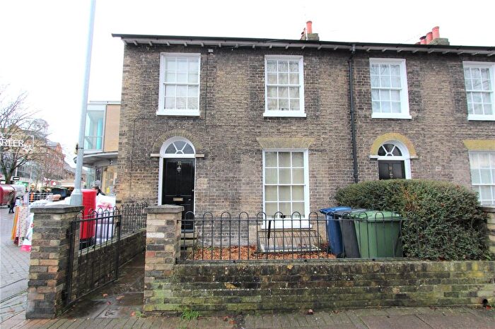 3 Bedroom Terraced House To Rent In New Square, Cambridge, Cambridgeshire, CB1