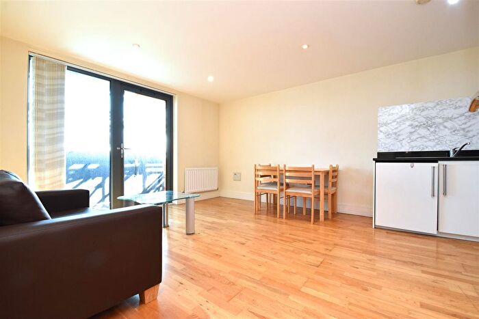 1 Bedroom Flat To Rent In Parkview Apartments, London, E14