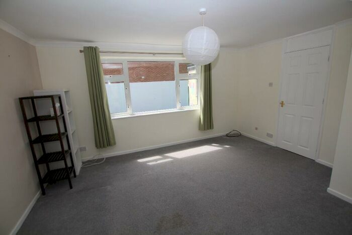 3 Bedroom End Of Terrace House For Sale In Savernake Close, Warminster, BA12