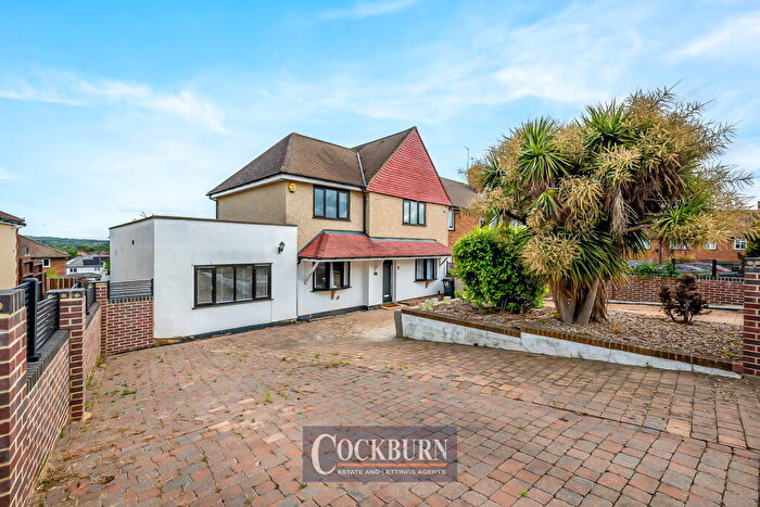 4 Bedroom End Of Terrace House For Sale In Slades Drive, Chislehurst, BR7