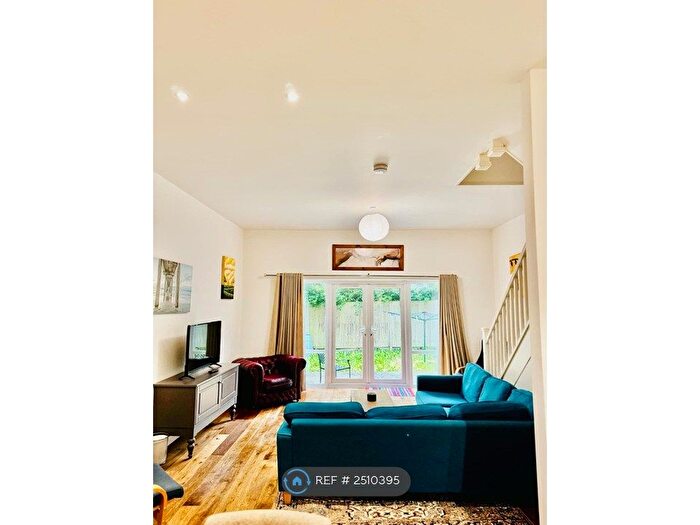 4 Bedroom Detached House To Rent In Bevendean Road, Brighton, BN2