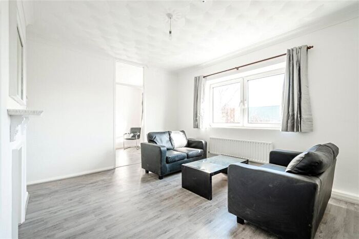 3 Bedroom Apartment To Rent In Godley V C House, Digby Street, London, E2