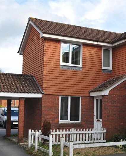 2 Bedroom End Of Terrace House To Rent In Holmes Court, Andover, SP10