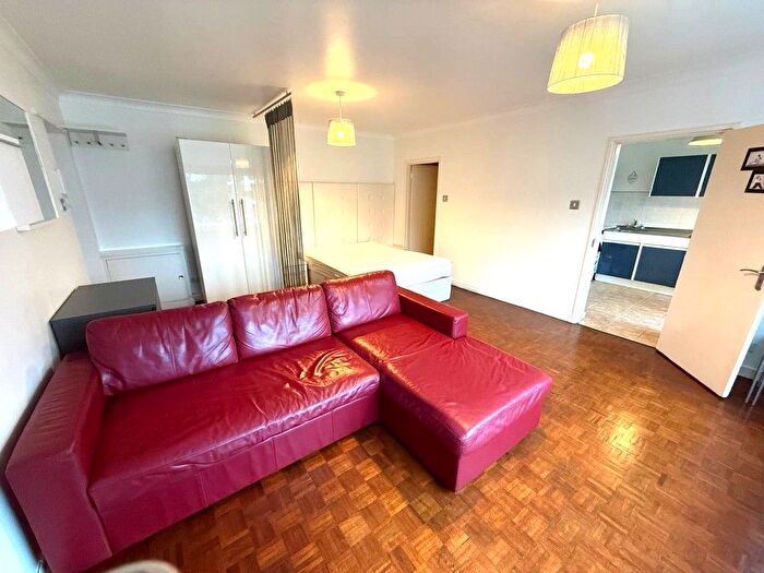 Studio To Rent In Clivedon Court, London, W13
