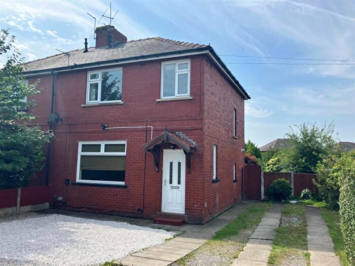 3 Bedroom Semi-Detached House For Sale In Carr Road, Horwich, Bolton, BL6