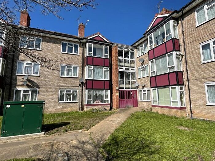 1 Bedroom Penthouse For Sale In Jasmine Close, Ipswich, IP2