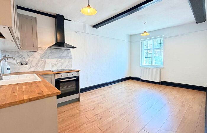 1 Bedroom Apartment To Rent In High Street, Codicote, SG4