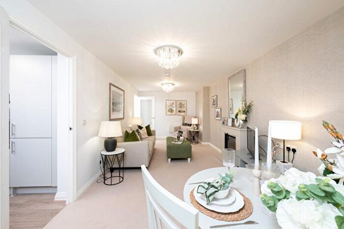 1 Bedroom Flat For Sale In Manns Lodge, Central Cranleigh, GU6