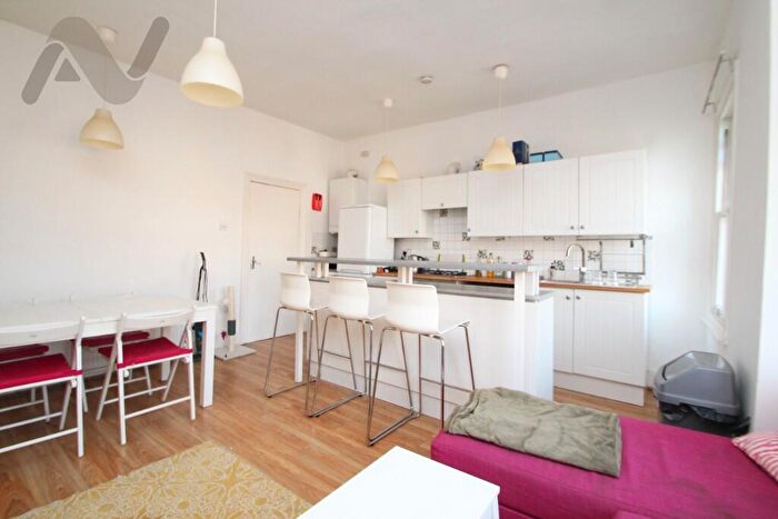 2 Bedroom Maisonette To Rent In Lightfoot Road, London, N8