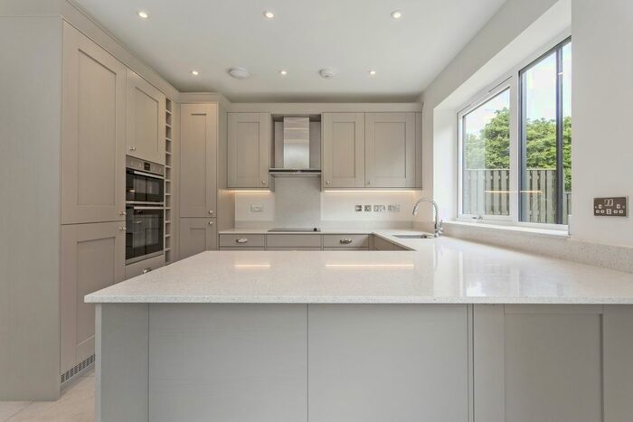 4 Bedroom Detached House To Rent In John Martin Gardens, Standish, Stonehouse, GL10