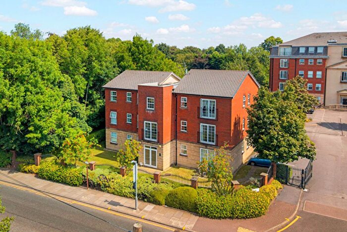 2 Bedroom Flat To Rent In Wentworth Court, Whitefield, M45