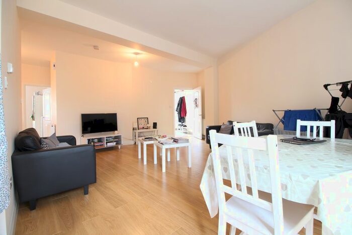 3 Bedroom Terraced House To Rent In Melrose Avenue, Wood Green, N22