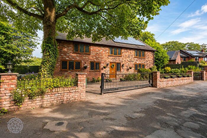 4 Bedroom Detached House For Sale In Vicars Hall Lane, Boothstown, M28