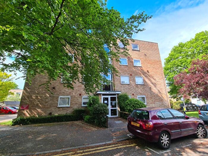 1 Bedroom Flat To Rent In Hinton Road, Wallington, SM6