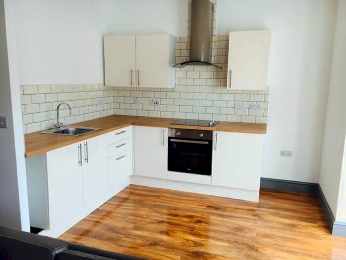 1 Bedroom Flat To Rent In The Kingsway, Swansea, SA1