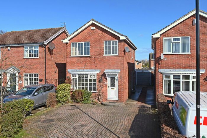 3 Bedroom Detached House To Rent In Eden Close, Woodthorpe, York, YO24