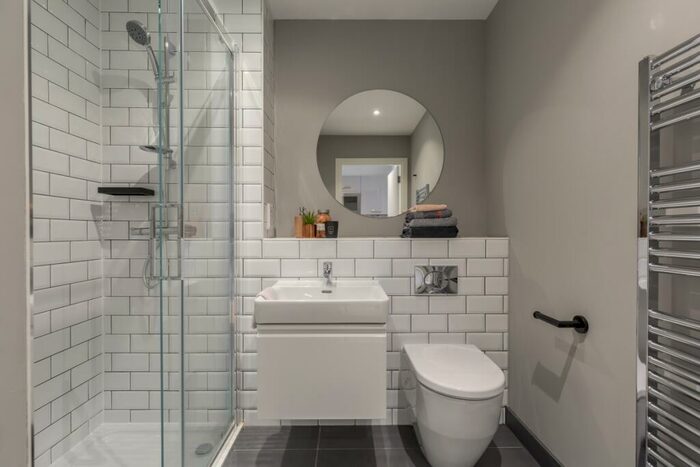 Apartment To Rent In Canal Walk Edinburgh, EH3