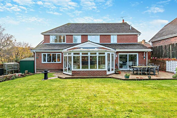 5 Bedroom Detached House For Sale In Wents Wood, Weavering, Maidstone, ME14