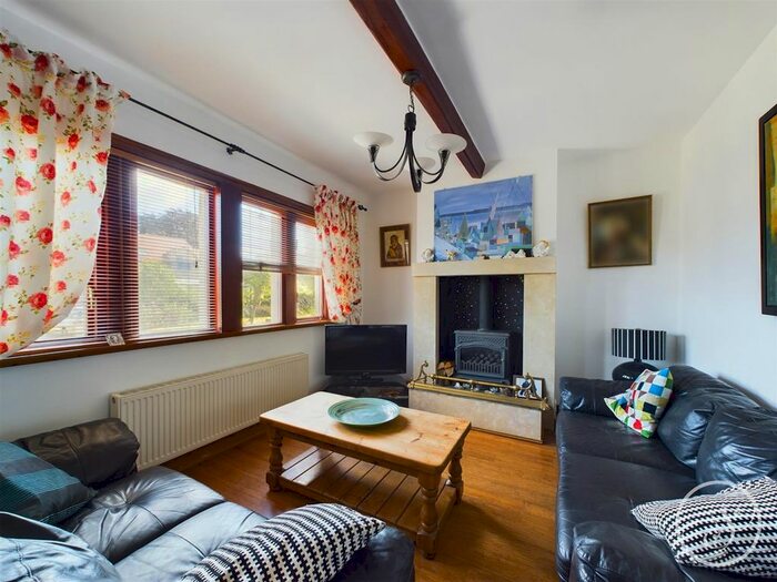 2 Bedroom Cottage For Sale In Leeds Road, Barwick In Elmet, Leeds, LS15