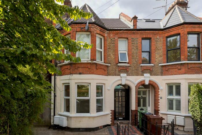 2 Bedroom Flat To Rent In Carr Road, Walthamstow, E17