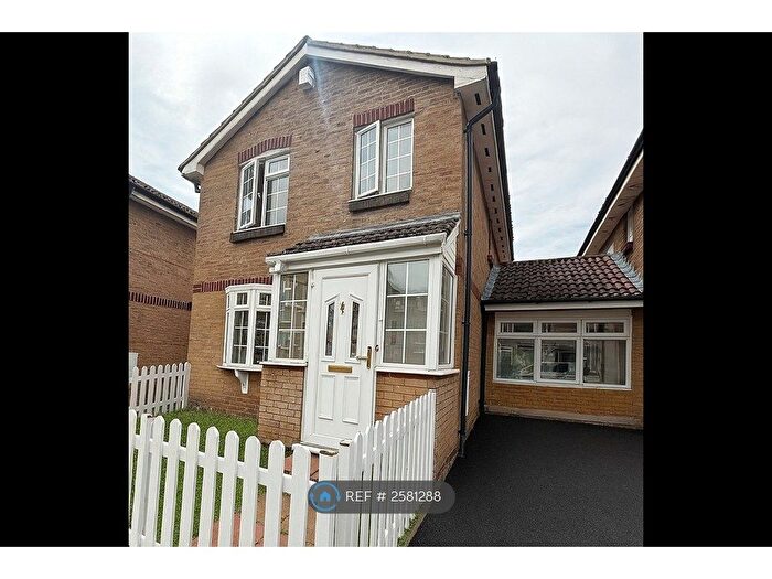 4 Bedroom Semi-Detached House To Rent In Cadet Drive, London, SE1